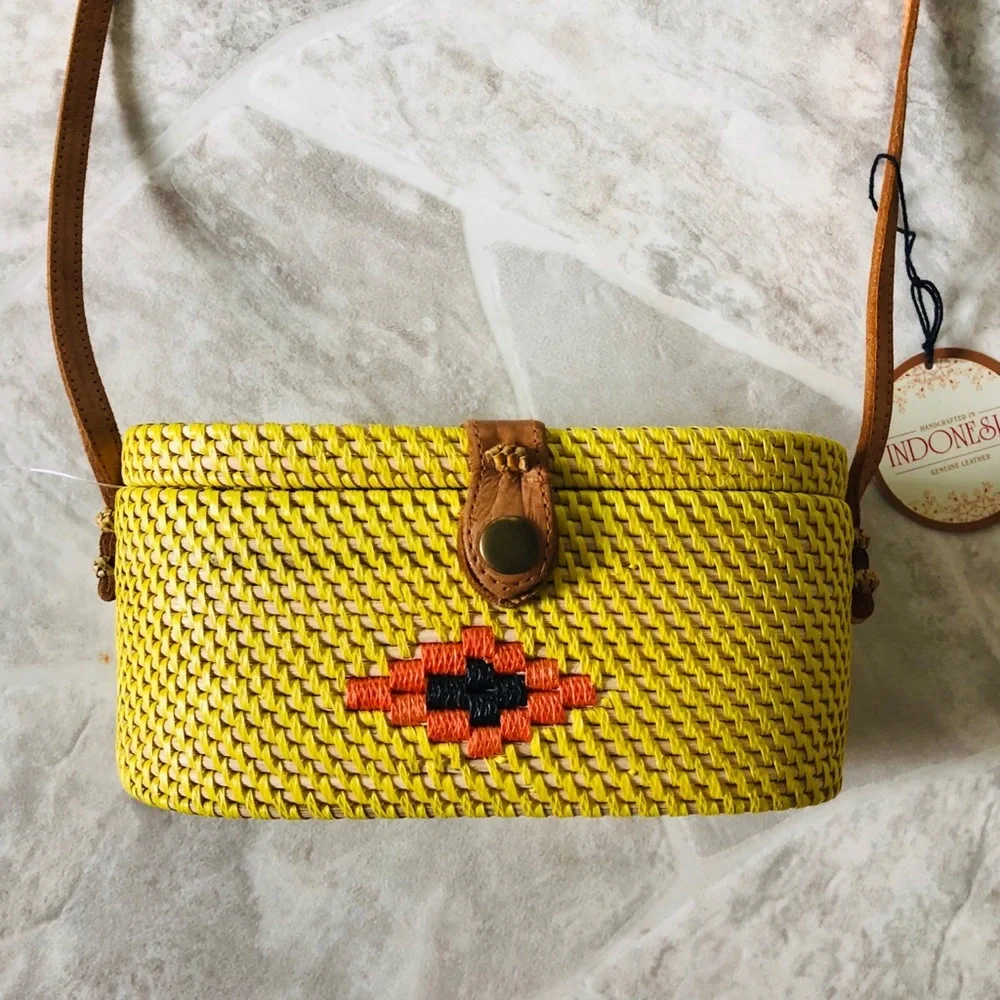 NWT made in Indonesia handcrafted yellow rectangle western wicker woven bag - Picture 3 of 8